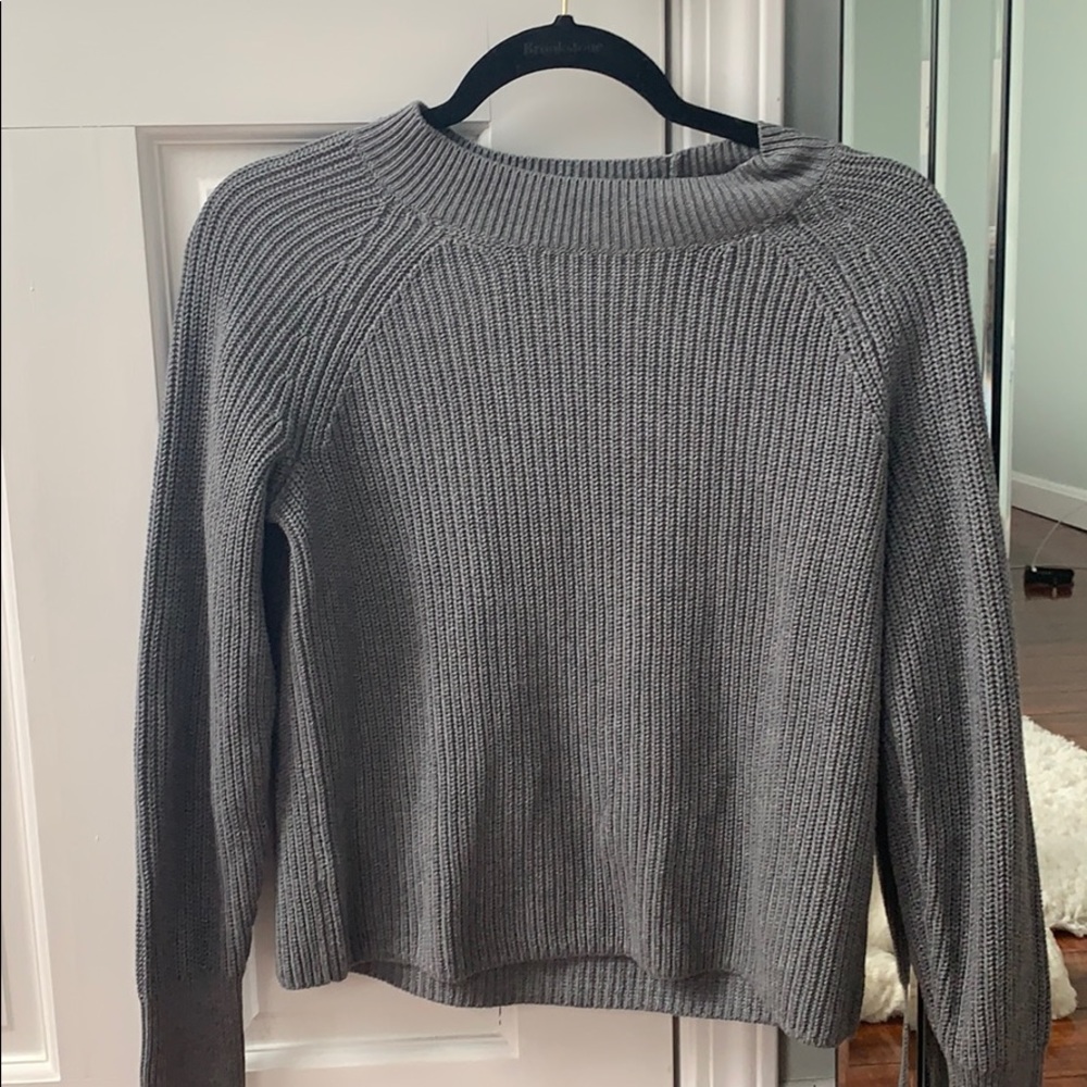 sweater, never worn!